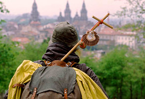 Pilgrim arrives to Santiago de Compostela